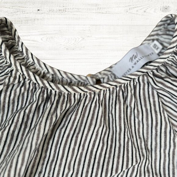 Never a Wallflower XS Puff Sleeve Stripe Grey and White Top - Picture 3 of 3